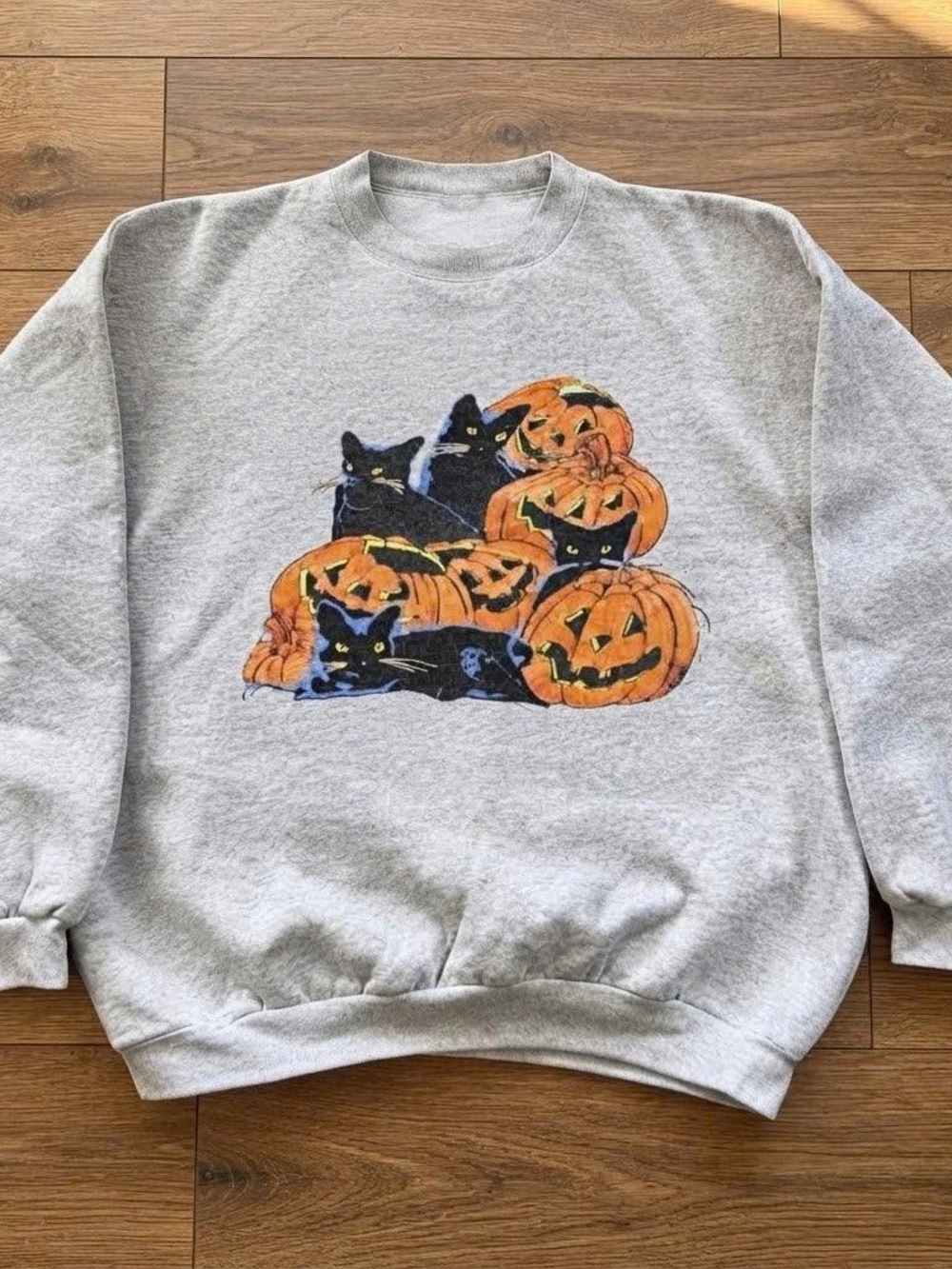 Vintage Gray Halloween Sweatshirt with Black Cats & Orange Pumpkins Graphic